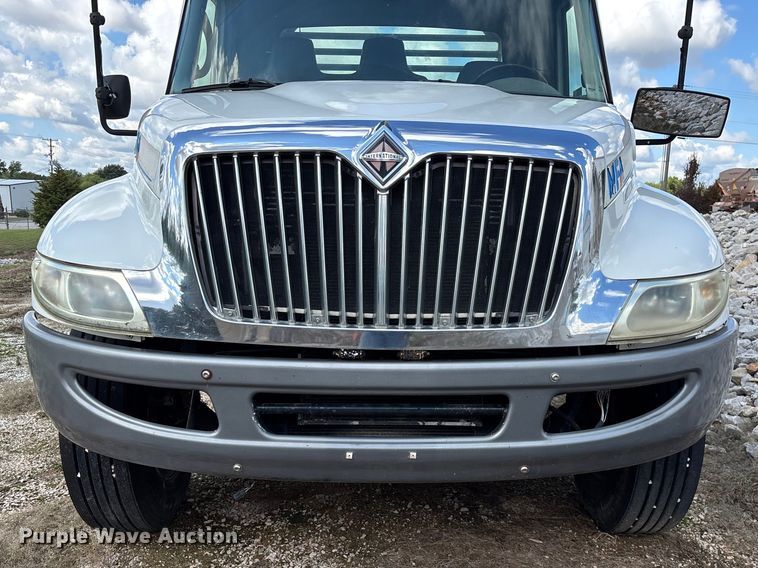 image for item ED2256 2007 International 4300 flatbed truck