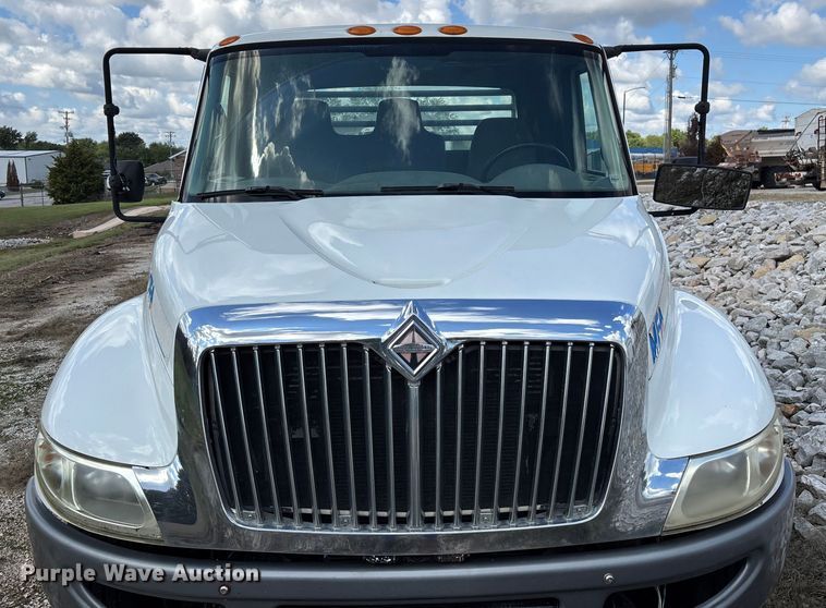 image for item ED2256 2007 International 4300 flatbed truck