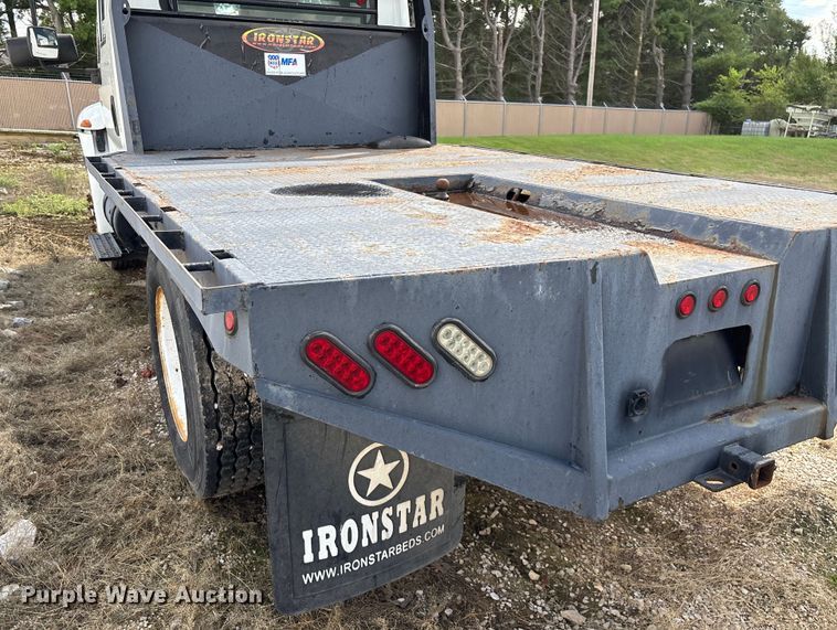 image for item ED2256 2007 International 4300 flatbed truck