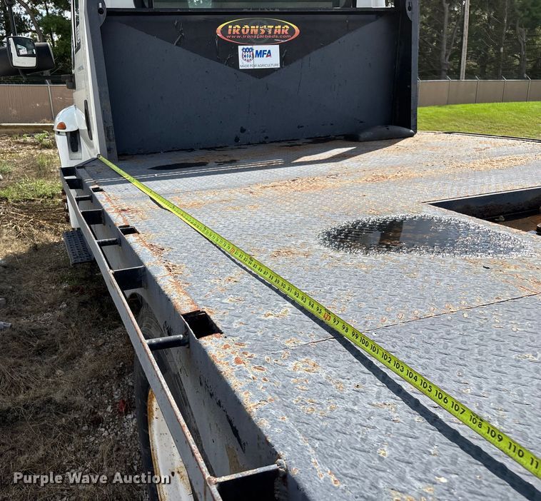 image for item ED2256 2007 International 4300 flatbed truck