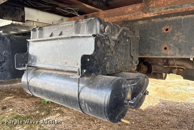 image for item ED2256 2007 International 4300 flatbed truck