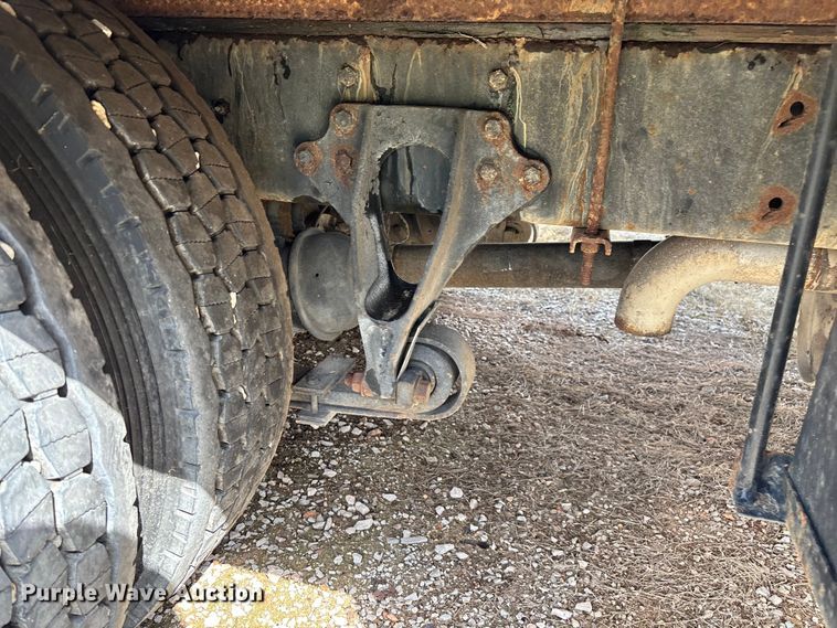 image for item ED2256 2007 International 4300 flatbed truck