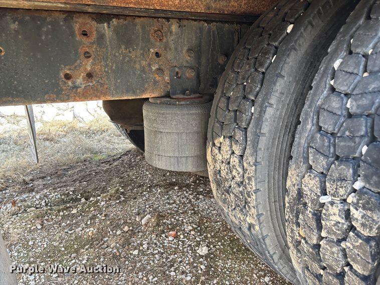 image for item ED2256 2007 International 4300 flatbed truck