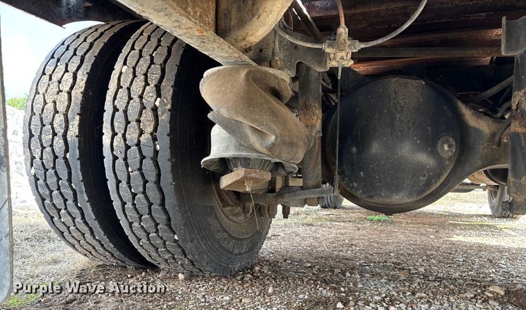 image for item ED2256 2007 International 4300 flatbed truck