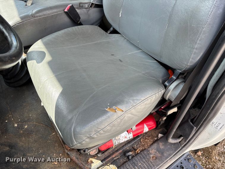 image for item ED2256 2007 International 4300 flatbed truck