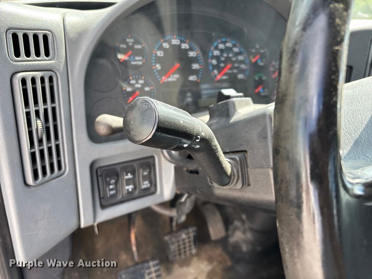 image for item ED2256 2007 International 4300 flatbed truck