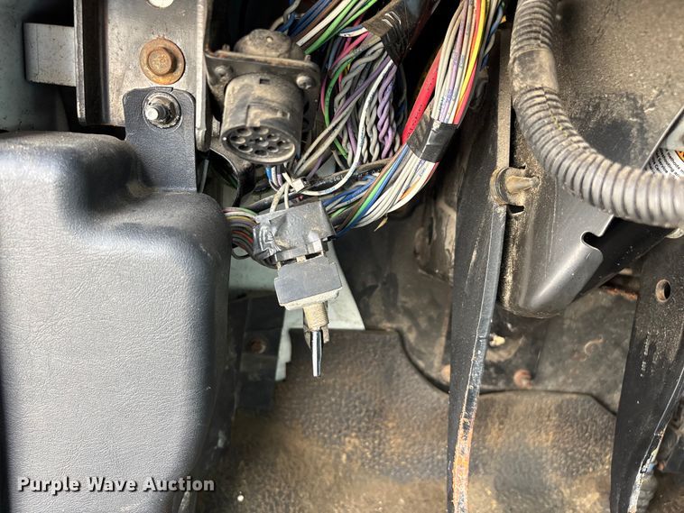 image for item ED2256 2007 International 4300 flatbed truck