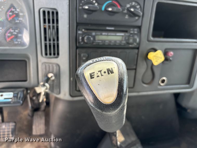 image for item ED2256 2007 International 4300 flatbed truck