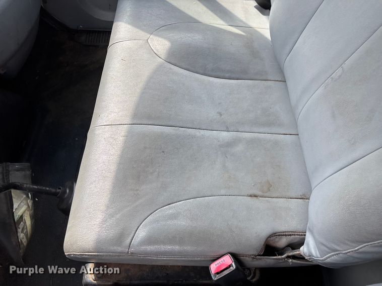 image for item ED2256 2007 International 4300 flatbed truck