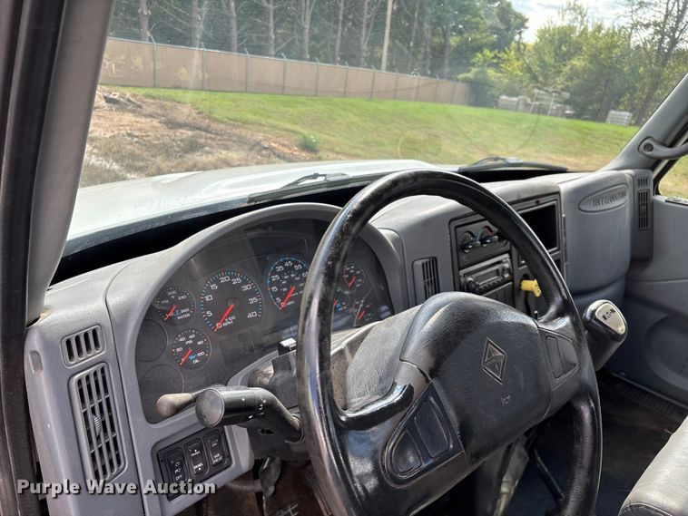 image for item ED2256 2007 International 4300 flatbed truck