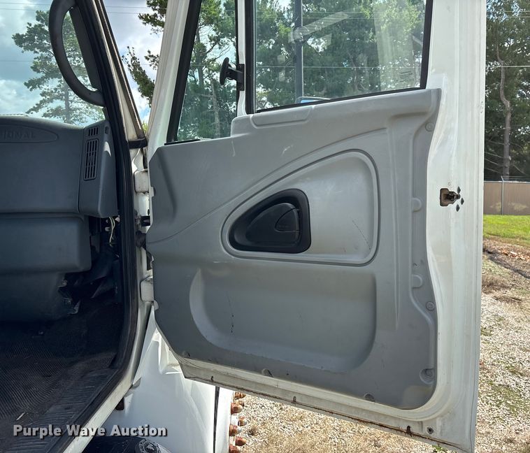 image for item ED2256 2007 International 4300 flatbed truck