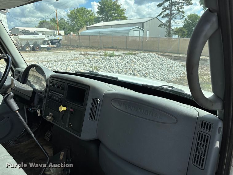 image for item ED2256 2007 International 4300 flatbed truck