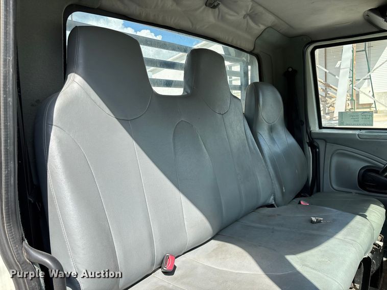 image for item ED2256 2007 International 4300 flatbed truck