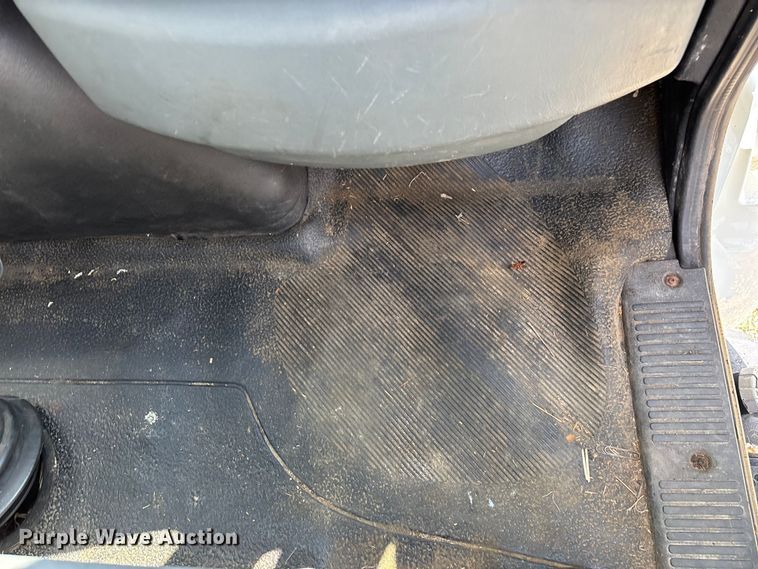 image for item ED2256 2007 International 4300 flatbed truck