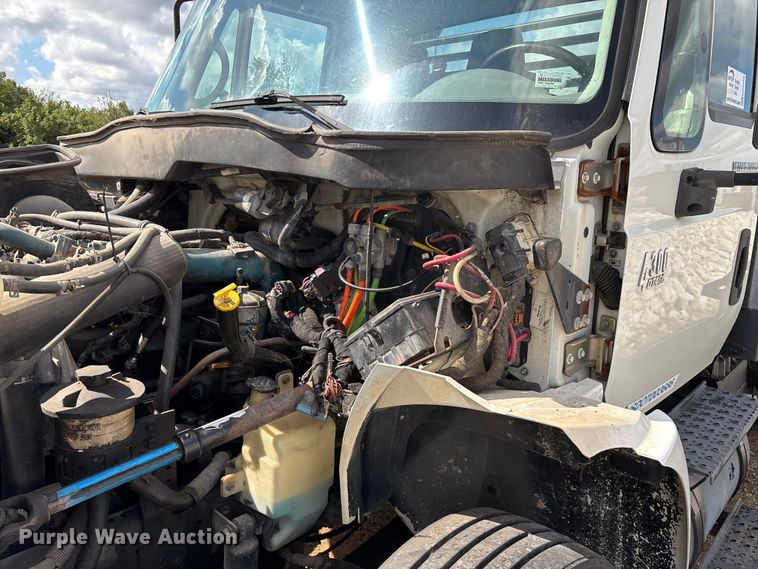 image for item ED2256 2007 International 4300 flatbed truck