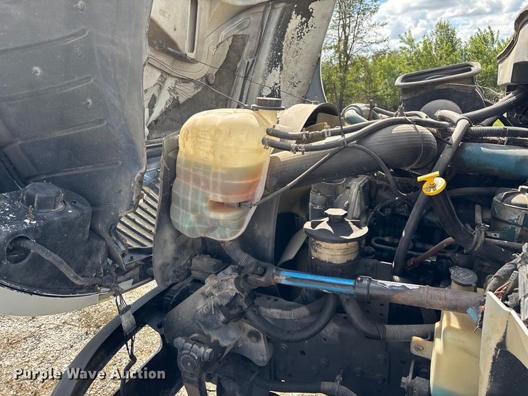 image for item ED2256 2007 International 4300 flatbed truck