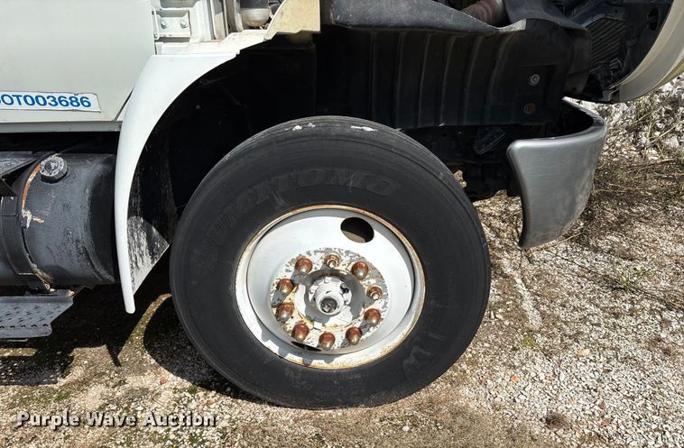 image for item ED2256 2007 International 4300 flatbed truck