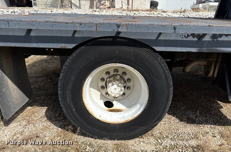 image for item ED2256 2007 International 4300 flatbed truck