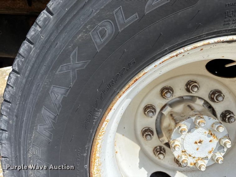 image for item ED2256 2007 International 4300 flatbed truck