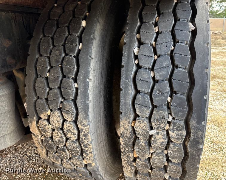 image for item ED2256 2007 International 4300 flatbed truck