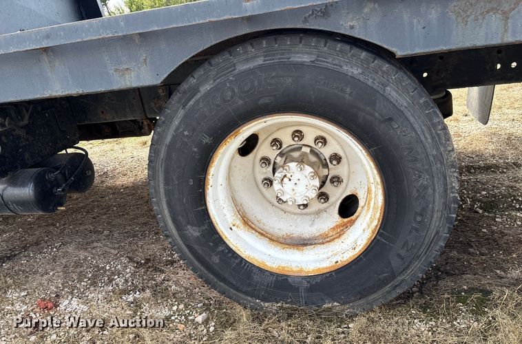 image for item ED2256 2007 International 4300 flatbed truck