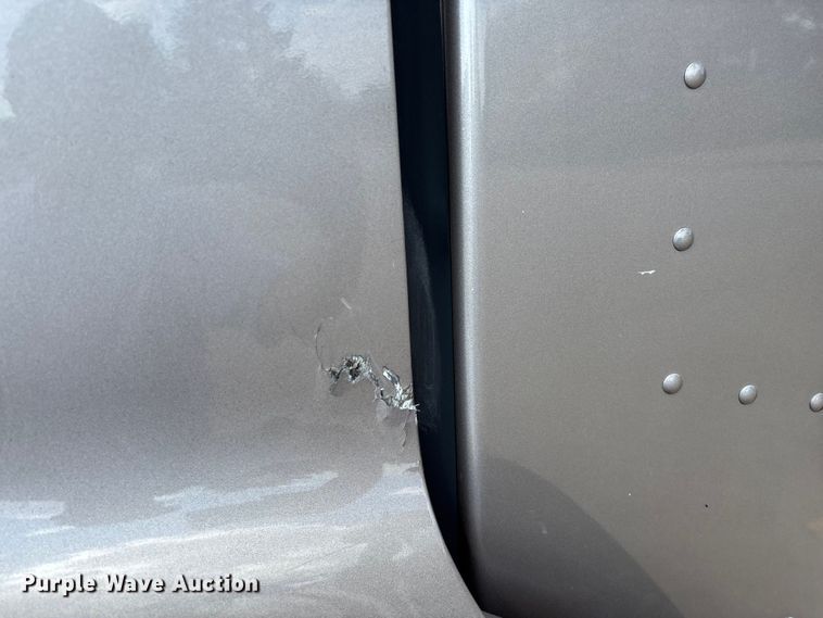 image for item ED2263 2014 Kenworth T660 semi truck