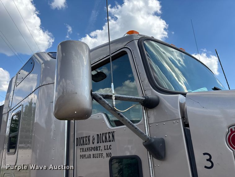 image for item ED2263 2014 Kenworth T660 semi truck