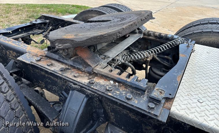 image for item ED2263 2014 Kenworth T660 semi truck