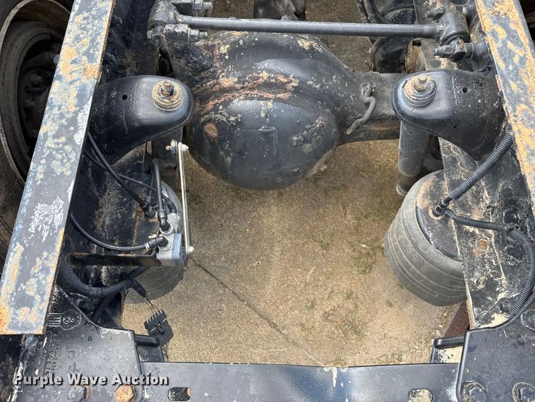 image for item ED2263 2014 Kenworth T660 semi truck