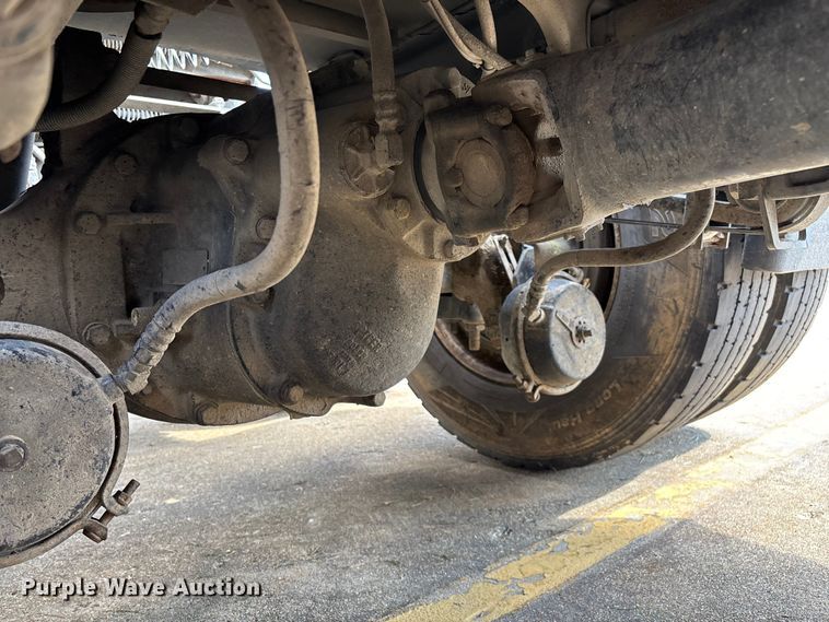 image for item ED2263 2014 Kenworth T660 semi truck