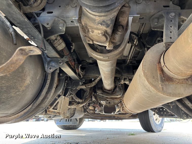 image for item ED2263 2014 Kenworth T660 semi truck