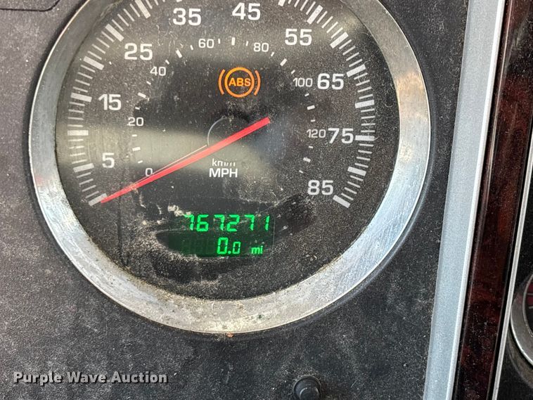 image for item ED2263 2014 Kenworth T660 semi truck