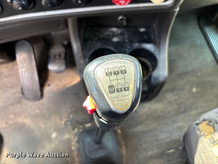 image for item ED2263 2014 Kenworth T660 semi truck