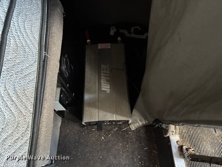 image for item ED2263 2014 Kenworth T660 semi truck