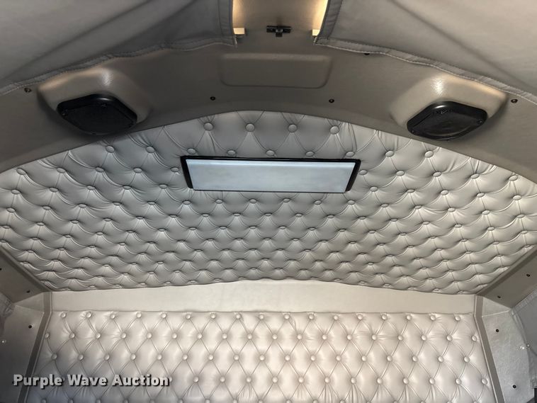 image for item ED2263 2014 Kenworth T660 semi truck