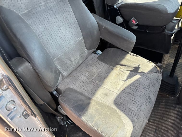 image for item ED2263 2014 Kenworth T660 semi truck