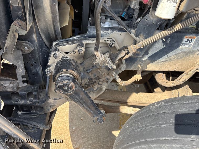 image for item ED2263 2014 Kenworth T660 semi truck