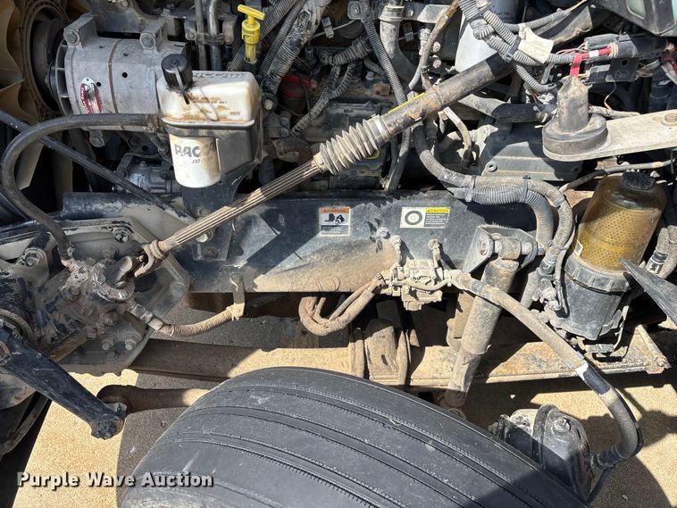 image for item ED2263 2014 Kenworth T660 semi truck