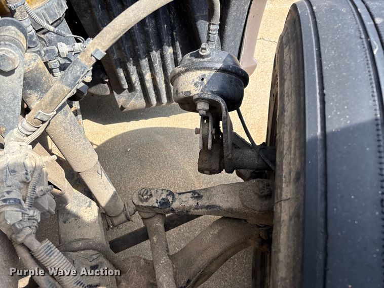 image for item ED2263 2014 Kenworth T660 semi truck