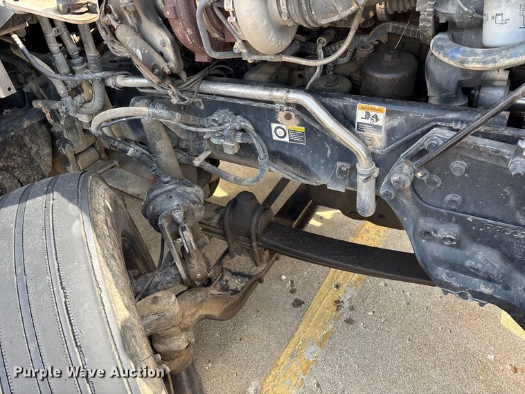 image for item ED2263 2014 Kenworth T660 semi truck