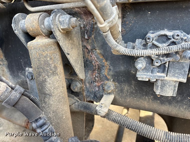 image for item ED2263 2014 Kenworth T660 semi truck