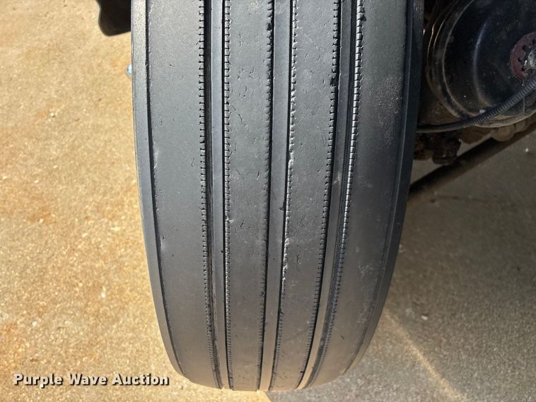 image for item ED2263 2014 Kenworth T660 semi truck