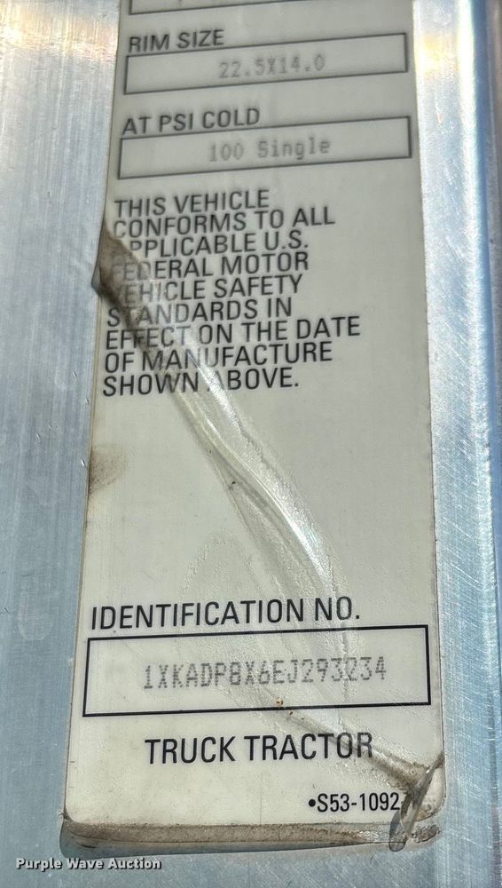 image for item ED2263 2014 Kenworth T660 semi truck