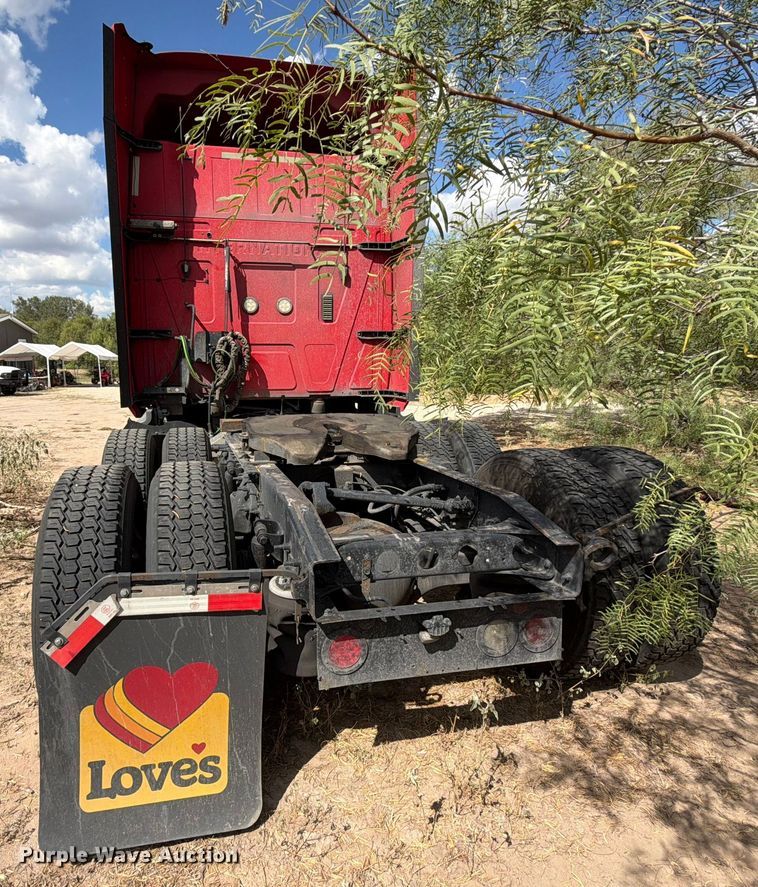 image for item ED5917 2019 International LT625 semi truck