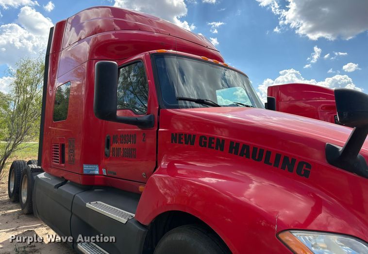 image for item ED5917 2019 International LT625 semi truck