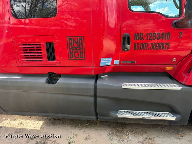 image for item ED5917 2019 International LT625 semi truck