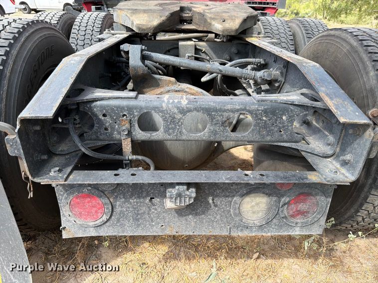 image for item ED5917 2019 International LT625 semi truck