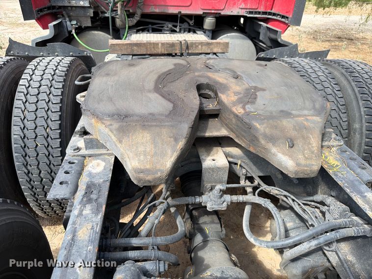 image for item ED5917 2019 International LT625 semi truck