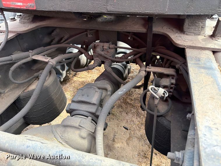 image for item ED5917 2019 International LT625 semi truck