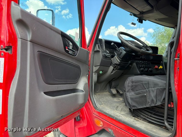 image for item ED5917 2019 International LT625 semi truck